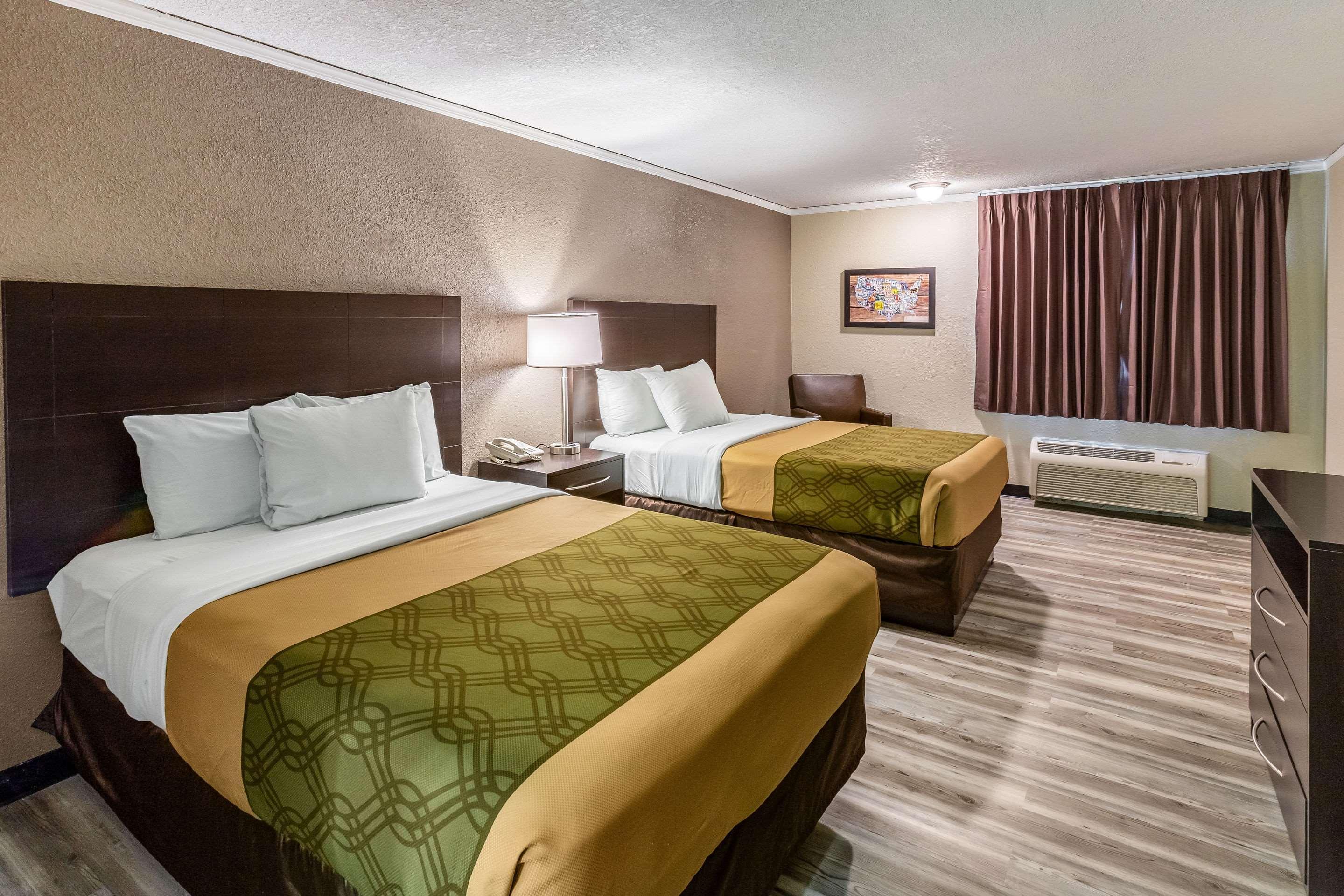 Hotel Econo &