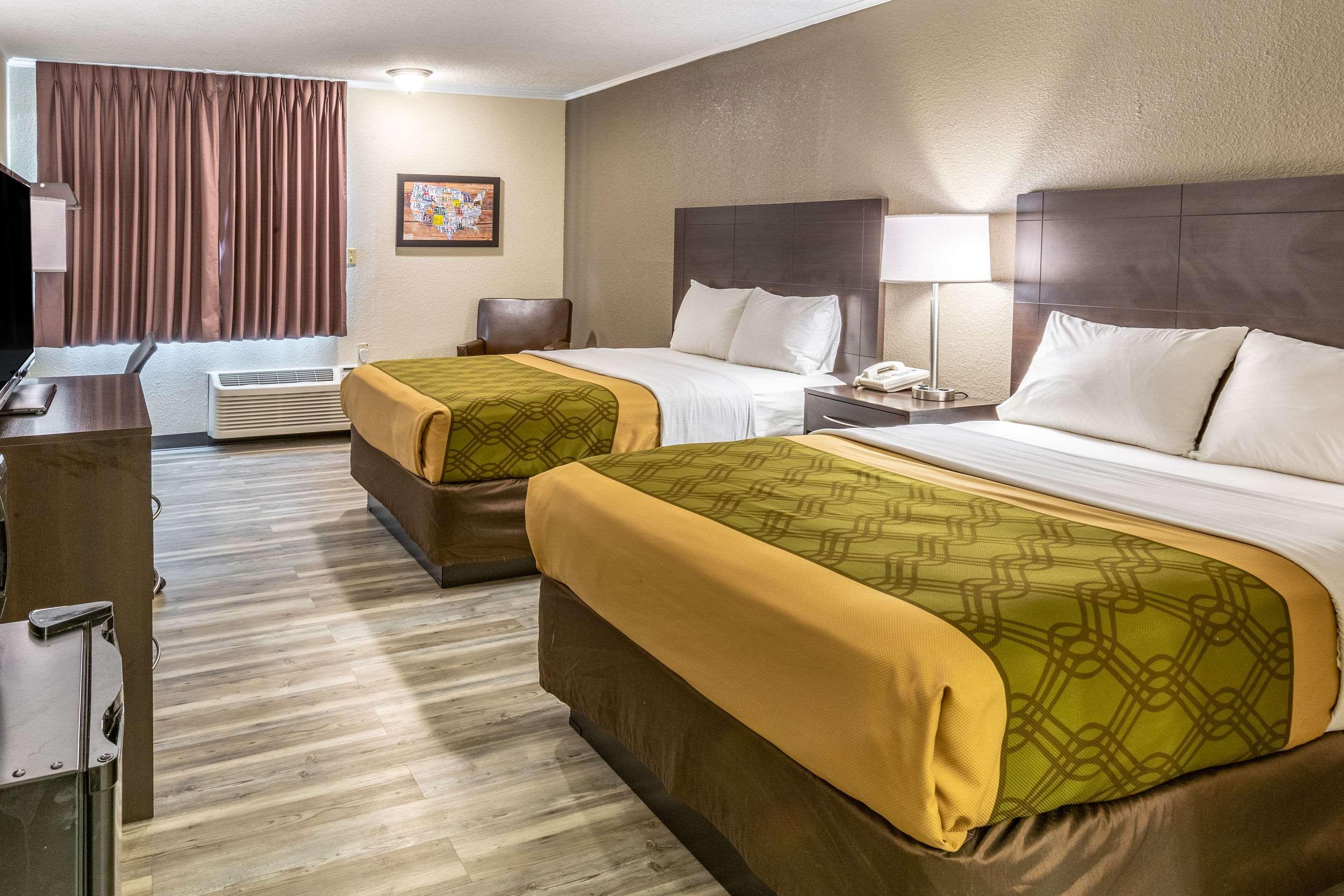 Hotel Econo & Newton