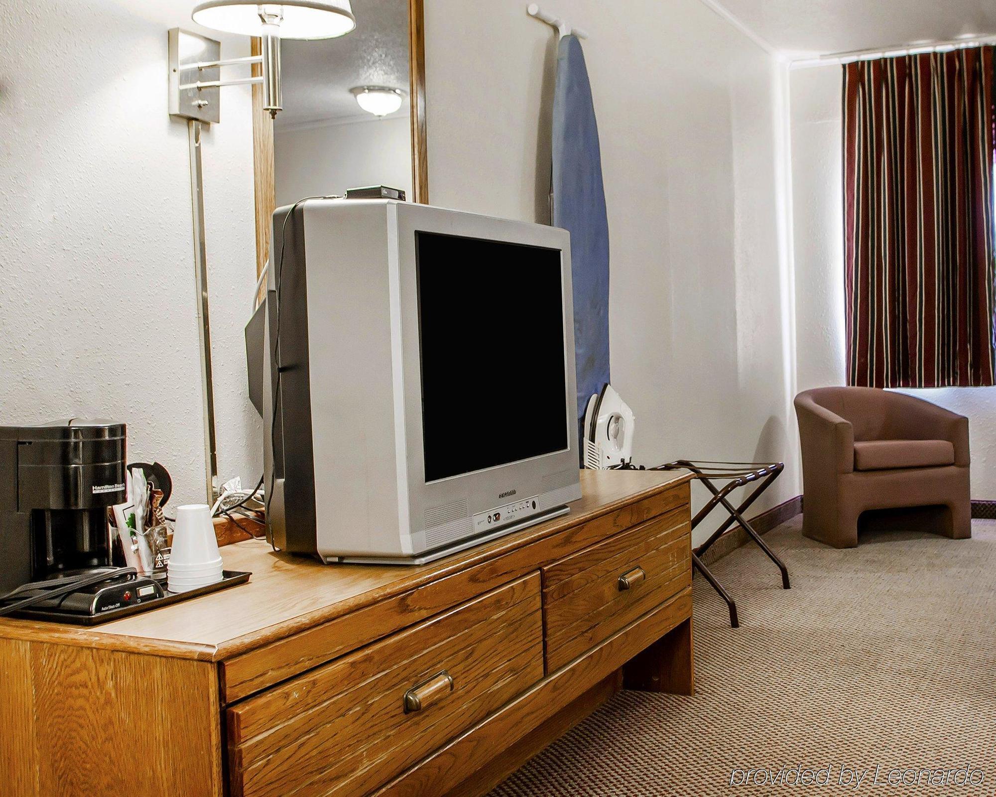 Econo & Hotel 2*