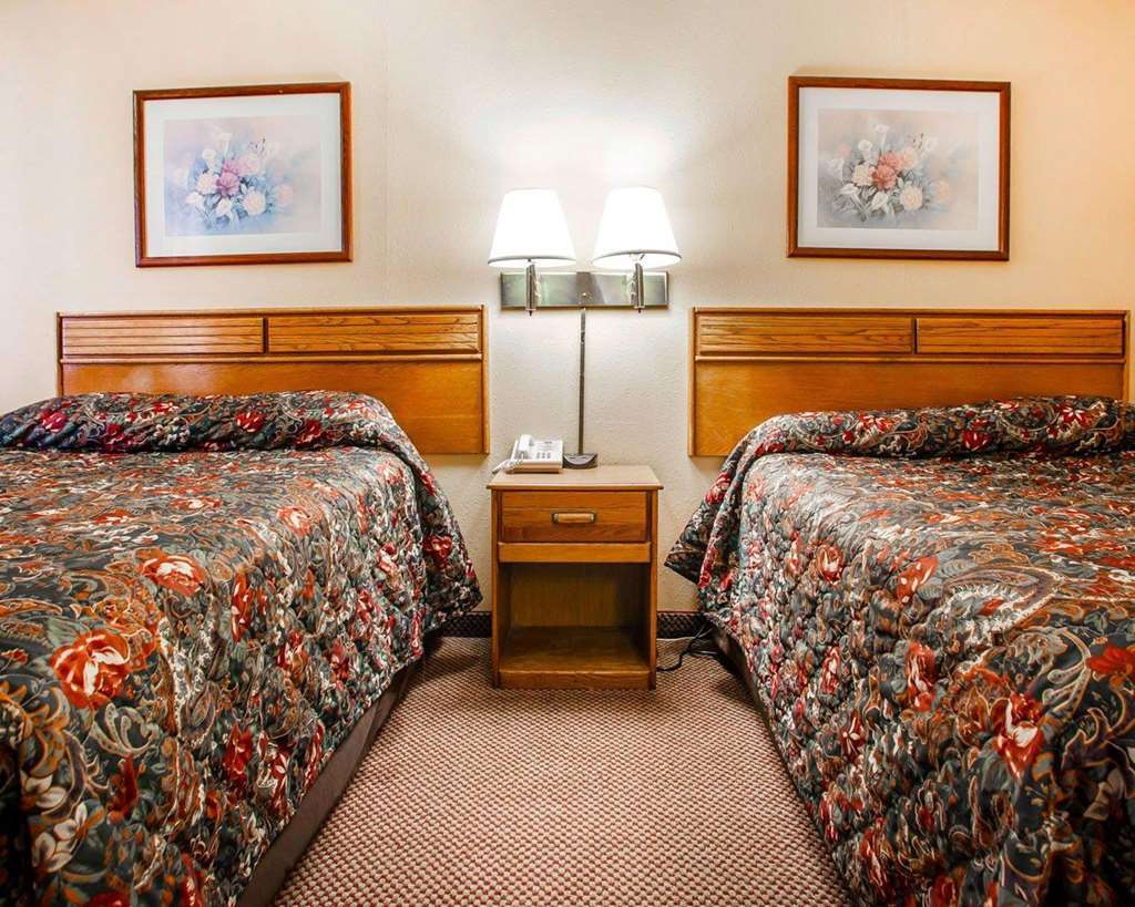 Hotel Econo & Newton